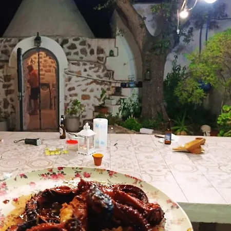 Trullo Alessandro E Raffaela بيت للعطل *
